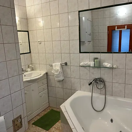 Bajusz-otthon Holiday home Balatonboglar