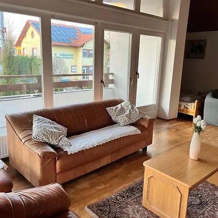 Bajusz-otthon Holiday home Balatonboglar